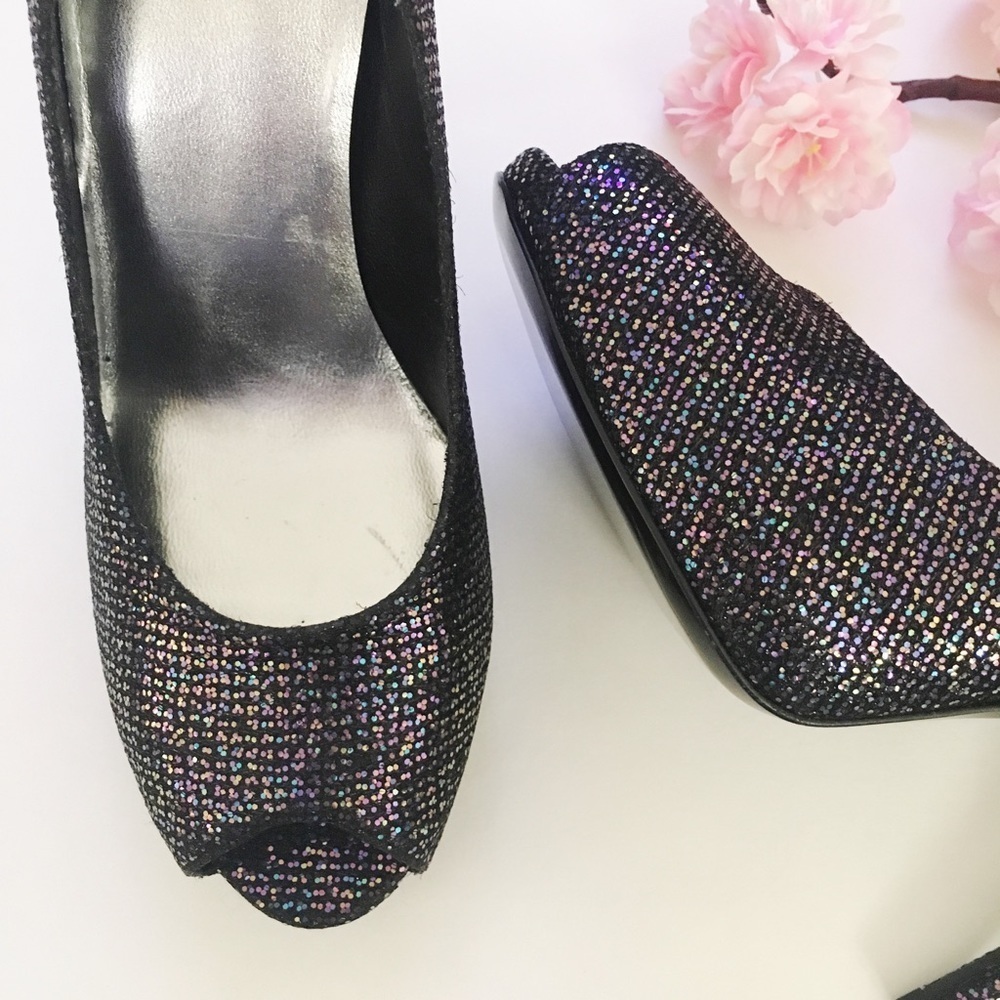 Stuart Weitzman Open Toe Platforms - Picture 2 of 8
